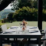 ホテル Domaine De Rochebois & Nuxe