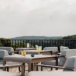 Domaine De Rochebois & Nuxe מלון