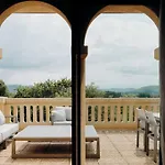 Domaine De Rochebois & Nuxe ホテル