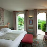 ホテル Domaine De Rochebois & Nuxe 4*