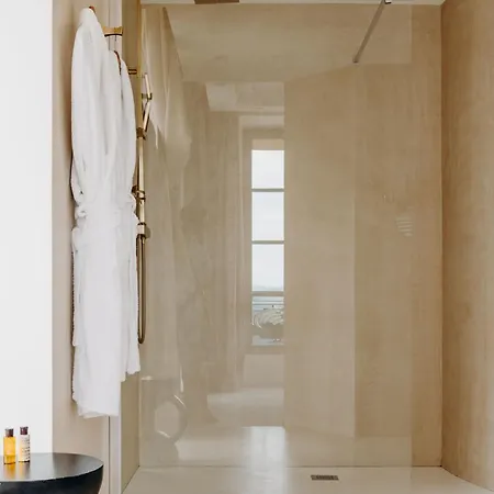 Domaine De Rochebois & Nuxe ホテル 4*