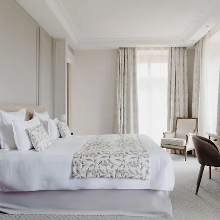 Hotel Domaine De Rochebois & Nuxe