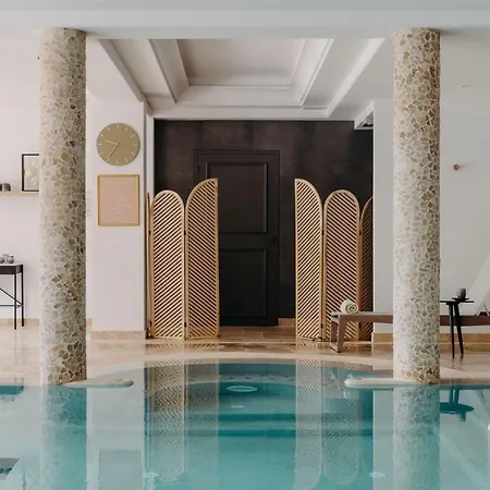 Domaine De Rochebois & Nuxe 4*