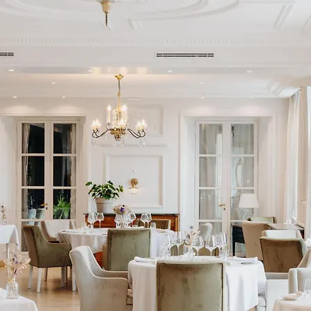 Domaine De Rochebois & Nuxe ויטראק