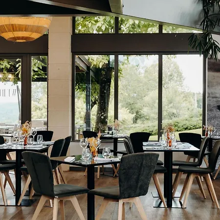 Domaine De Rochebois & Nuxe 4* ויטראק