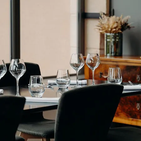 מלון Domaine De Rochebois & Nuxe 4*