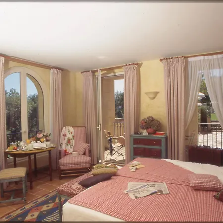 Domaine De Rochebois & Nuxe מלון 4*