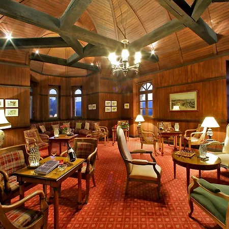 Domaine De Rochebois & Nuxe Otel 4*